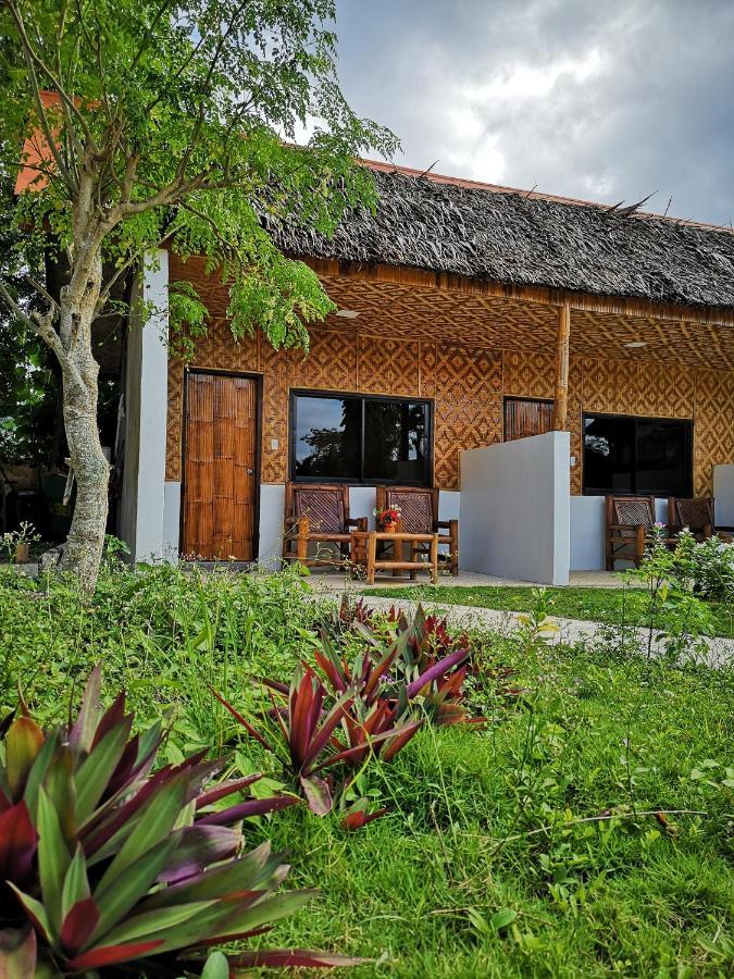 Native House Resort By Cocotel Moalboal Exterior photo
